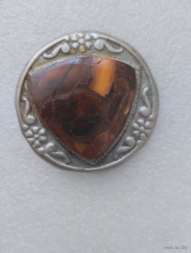 Брошь старая. Янтарь.