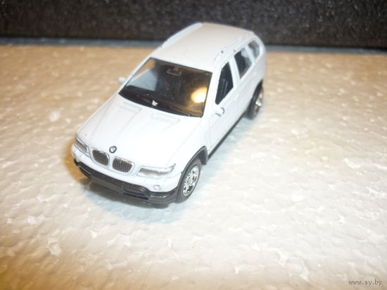 Модель авто. BMW X4. WELLY. 1:64