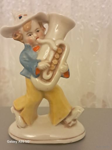 Фарфоровая статуэтка.Редкая