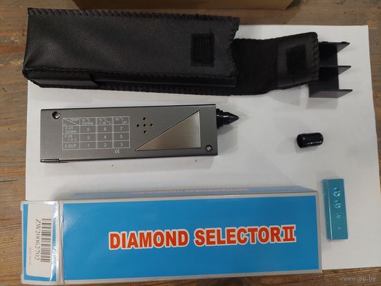 Тестер бриллиантов на подлинность DIAMOND SELECTOR 2, новый. Пока что не пользовался. Брильянтов нет, нет с чем сравнивать. Работает от кроны, инструкция на английском. В ютубе есть видео как работать