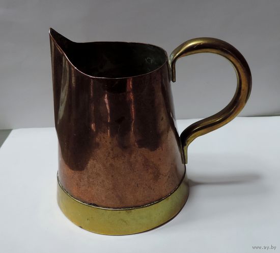 Кружка 60-е годы Европа. Медь, латунь. Высота 9.3 см.