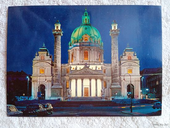 Вена. Карлскирхе ночью