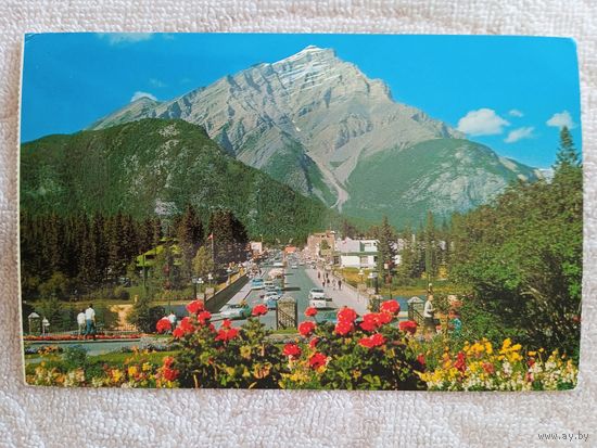 Канада. Канадские Скалистые горы. Банф-Авеню