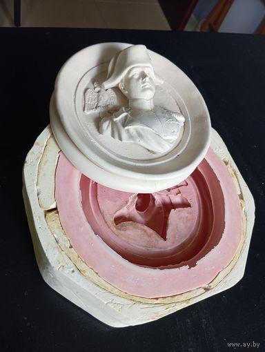 - ФОРМА Наполеона-Бонапарта I с орлом для отливки Розетки Горельефа-Барельефа 17.5х7.5 см