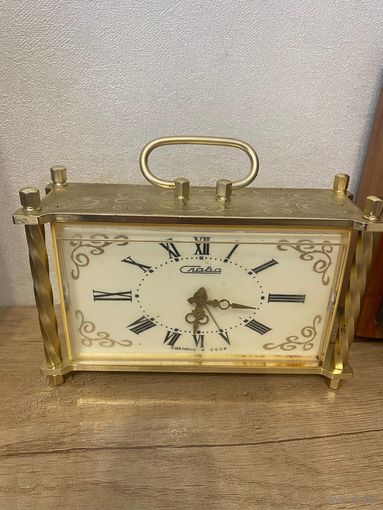 Часы настольные "Слава"