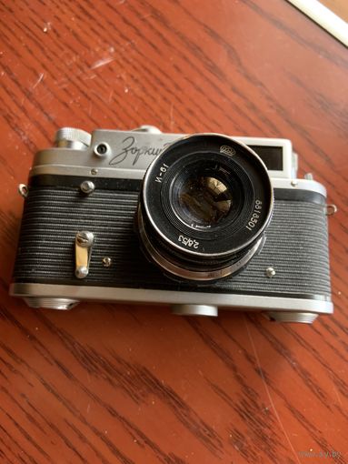 "Зоркий-4" -на объективе "И-61"- встречается не часто.