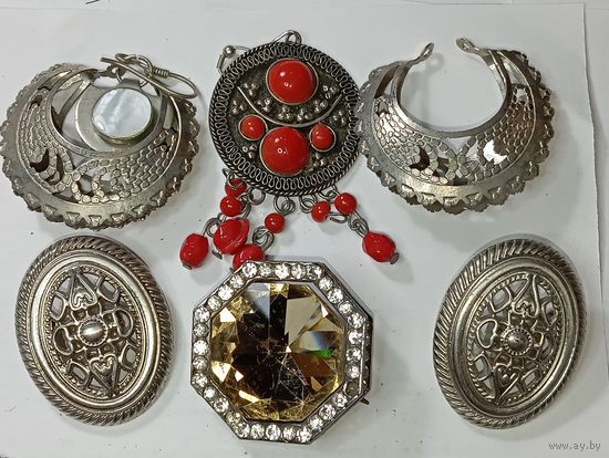 Винтажная красивая бижутерия из СССР .