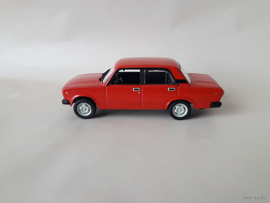 ВАЗ-2105 "Жигули" Деагостини 1:43 Обмен возможен Автолегенды СССР Deagostini