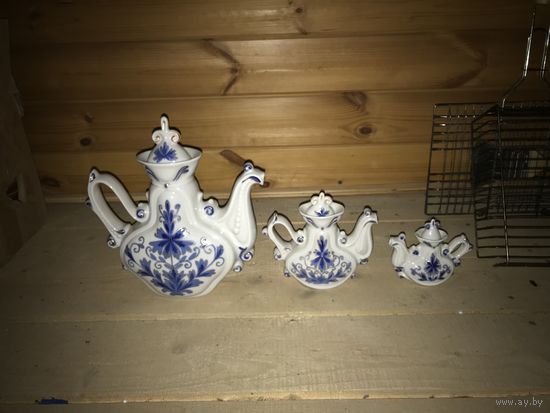Набор фарфоровых чайников