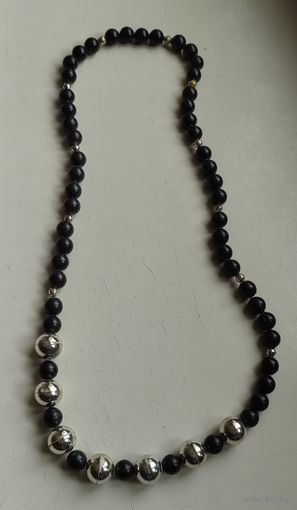 Бусы пластиковые