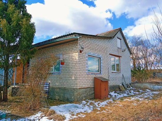 Дача в 3 км от Заславля. Участок 15 соток.