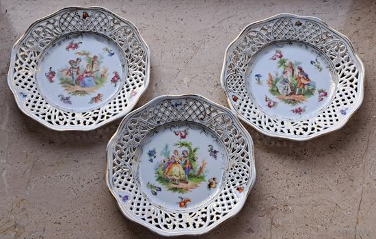 Тарелка ажурный фарфор Мадонна Royal Dresden середина ХХ века, 3 штуки.