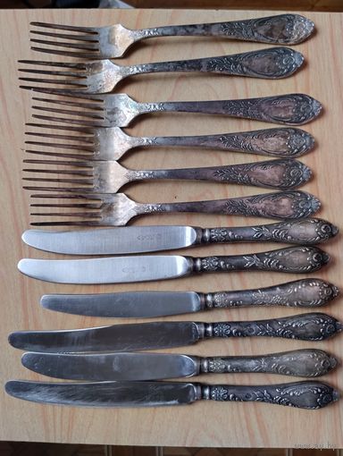 Шесть ножей и шесть вилок. Клейма. Знак качества. Одним лотом.