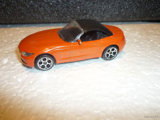 Модель авто фургон BMW Z4 . Majorette. масштаб 1:62.