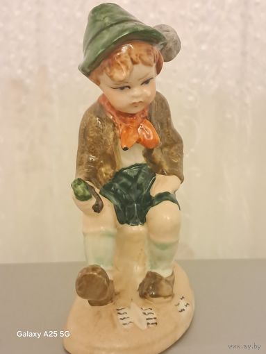 Фарфоровая статуэтка