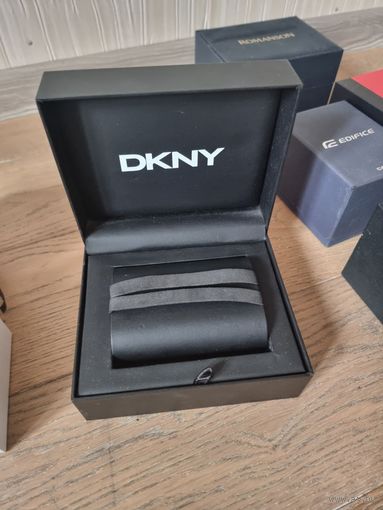 Оригинальная коробка для часов DKNY, черная