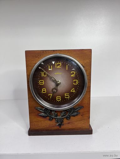 Часы маяк настольные рабочие ссср с рубля