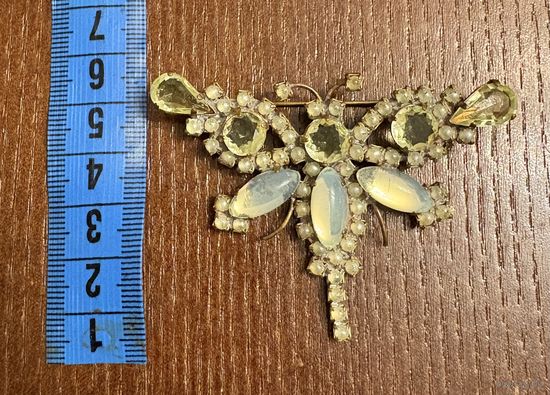 Брошка - Бабочка из уранового стекла . Производство Чехия