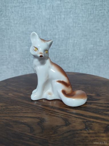 Статуэтка фарфоровая лиса, лисёнок.