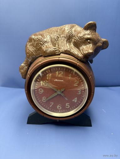 Часы мишка молния