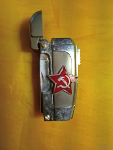 Старая газовая зажигалка-трансформер в коллекцию