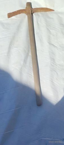 СТАРИННАЯ КИРКА.  ДАЖЕ СТРОИЛА БАМ))) В первозданном виде: не чистилась, не мылась... ВОЗМОЖЕН ОБМЕН НА КНИГИ