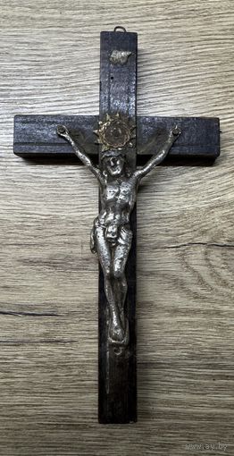 Распятие старинное.
