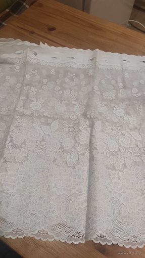 Разные тюли на балкон, короткие. Новые.