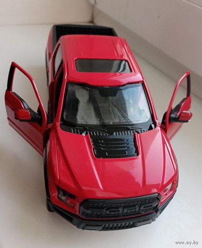 Ford F-150 Raptor фирма Motormax 1:24