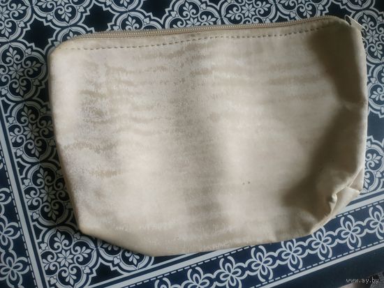 Косметичка. Состояние на скане.