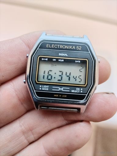 Часы электроника 52 с доками и коробкой