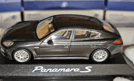 Minichamps 1:43. Porsche Panamera S.