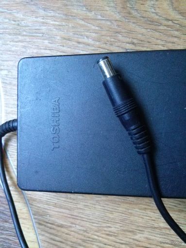 Зарядное для ноутбука toshiba