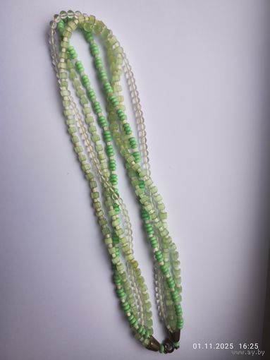 Бусы сатиновое стекло зеленые