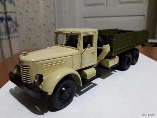 Авто "ЯАЗ-210" ("Легендар. Грузов. СССР"). Журнал и открытка прилагаются.