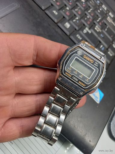 Часы электронные SANYO c браслетом