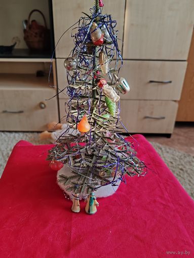Елочка маленькая,ссср,с игрушками.