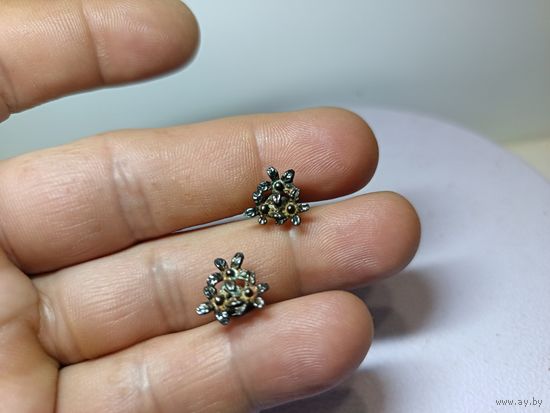 С рубля без мц. серьги-гвоздики. 1ТЫ  7. около 1грамма