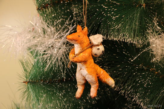 Ёлочная игрушка папье-маше, "Лиса с котомкой".