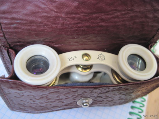Бинокль театральный советский.