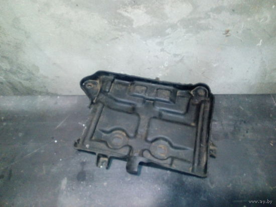 Полка аккумулятора Mazda 323 BG