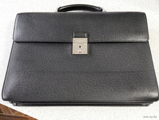 LOUIS VUITTON оригинал б/у