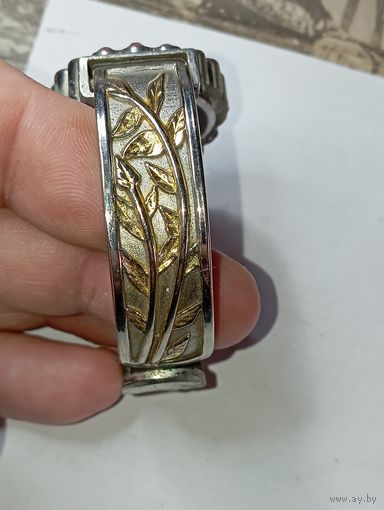 Часы кварцевые