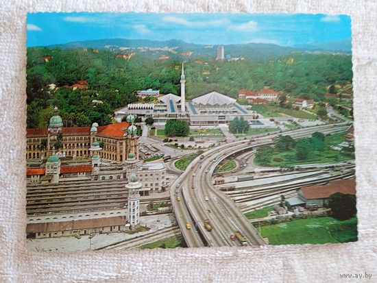 Малайзия, Куала-Лумпур. Национальная мечеть и парламент Малайзии