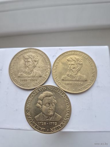 Сборный лот жетонов (30 мм) - медалей. Лот состоит из 3-х жетонов. 45285