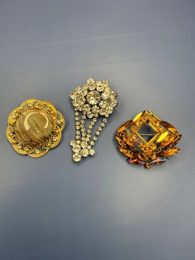 Старт с 1 рубля! Брошки Чехословакия 3 шт. Подписывайтесь , много распродаж с 1 рубля и постоянное обновление товара!