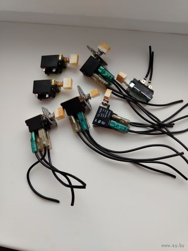 КНОПКА С ФИКСАЦИЕЙ