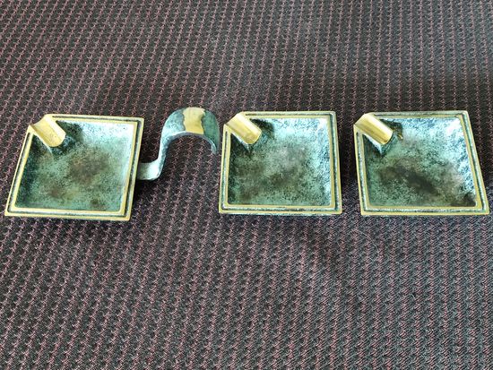 Винтажный набор пепельниц для хорошей компании для 3 чел. Бронза. Европа.