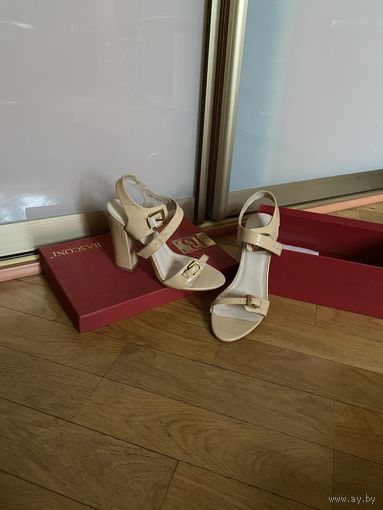 Новые нюдовые босоножки Basconi, натур кожа, 36