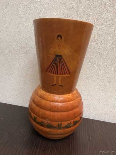 Декоративная деревянная ваза с ручной росписью.